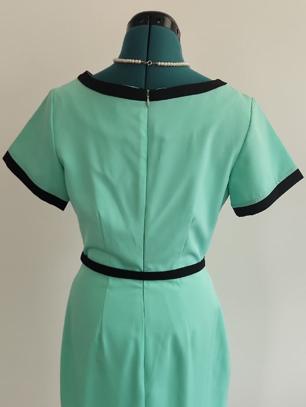 đź‘—Tatyana Mint Green Sheath Dress with Black Trim And Belt Sz L - Picture 5 of 9